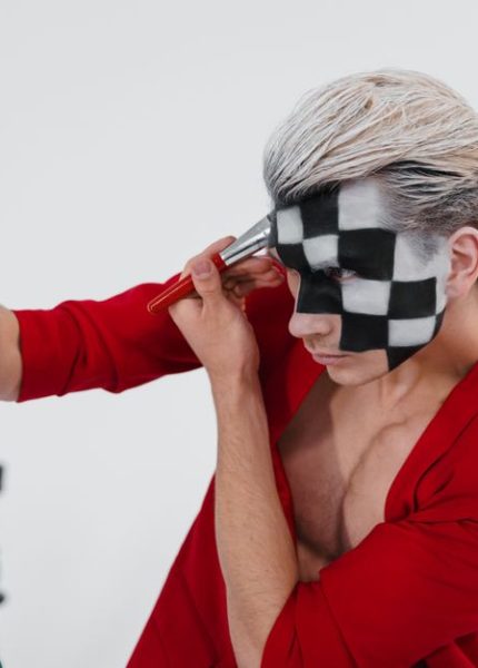 Fashion Faux Pas Bandit: Why the Disguise Stood Out