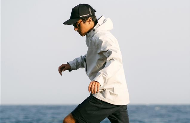 Henri Lloyd Mav Lite Shell 2.0 Review: A Technical Waterproof Jacket Built for Everyday Wear Henri Lloyd Mav Lite Shell 2.0 Review: A Technical Waterproof Jacket Built for Everyday Wear