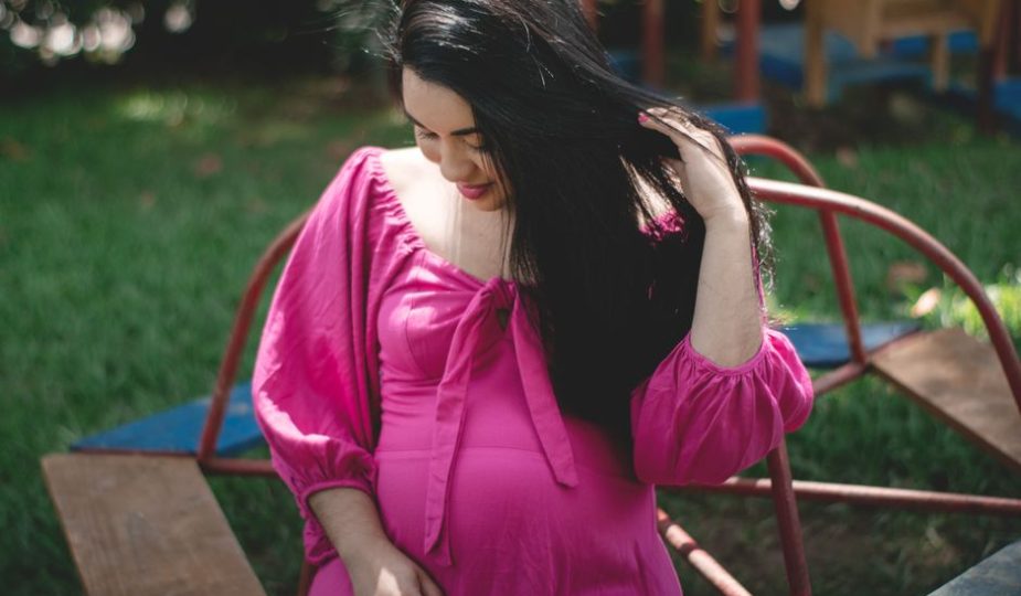 Maternity Fashion Summer: 5 Outfits That Stay Cool