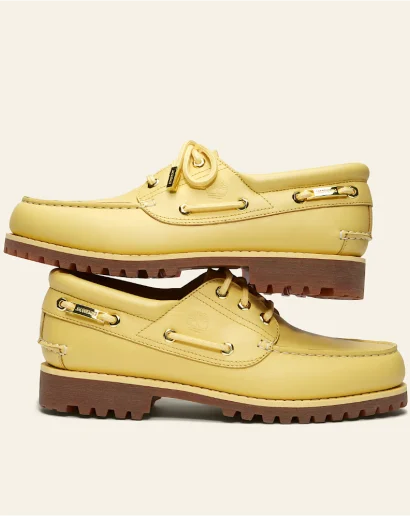 Jacquemus Dips Timberland’s Iconic Boat Shoe in Banana Yellow Jacquemus Dips Timberland’s Iconic Boat Shoe in Banana Yellow