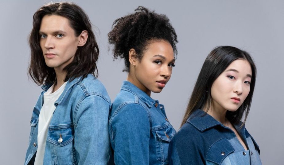 Light Denim Fits For Early Spring Weekends: Light Denim Fits That Work on Early Spring Weekends Light Denim Fits For Early Spring Weekends: Light Denim Fits That Work on Early Spring Weekends